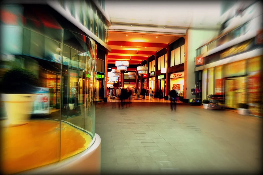 comportamiento del consumidor alimentos básicos · psicología del consumidor supermercado · lealtad de marca canasta básica · escasez económica decisión de compra · neuromarketing alimentos